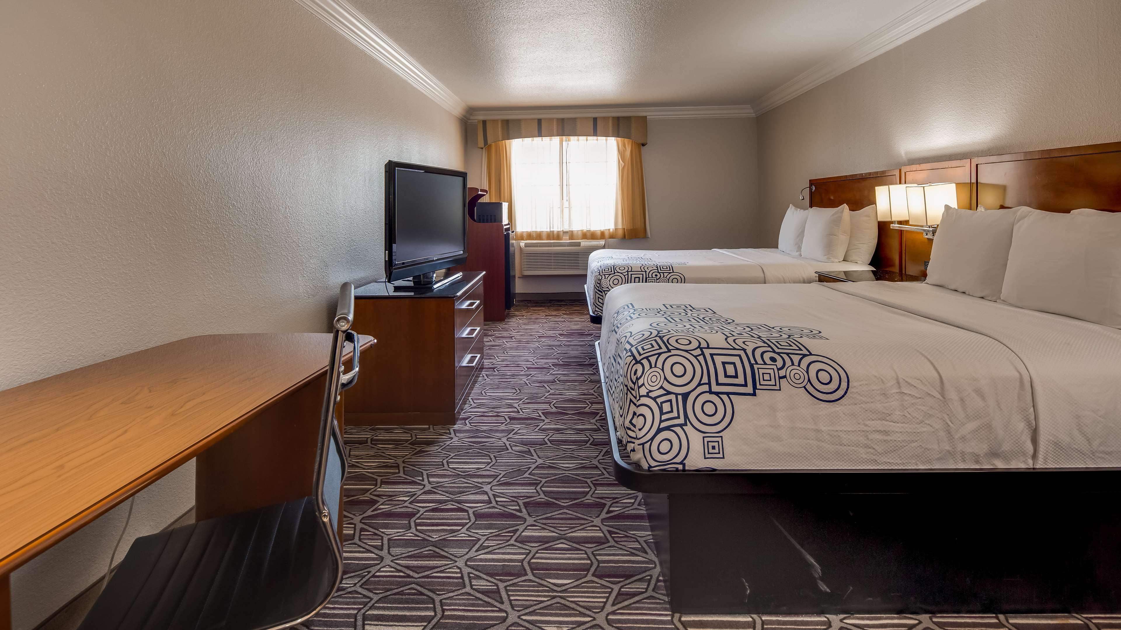 Surestay Plus By Best Western Benbrook Hotel