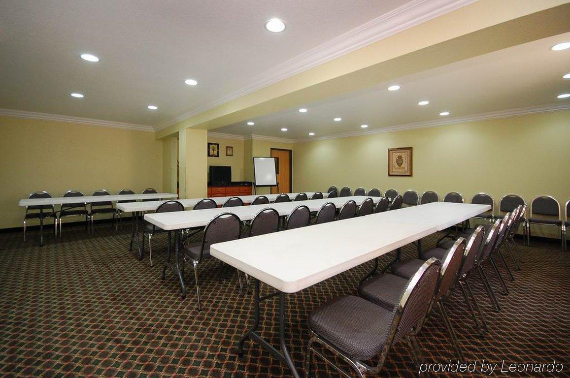 Hotel Surestay Plus By Best Western Benbrook 3*