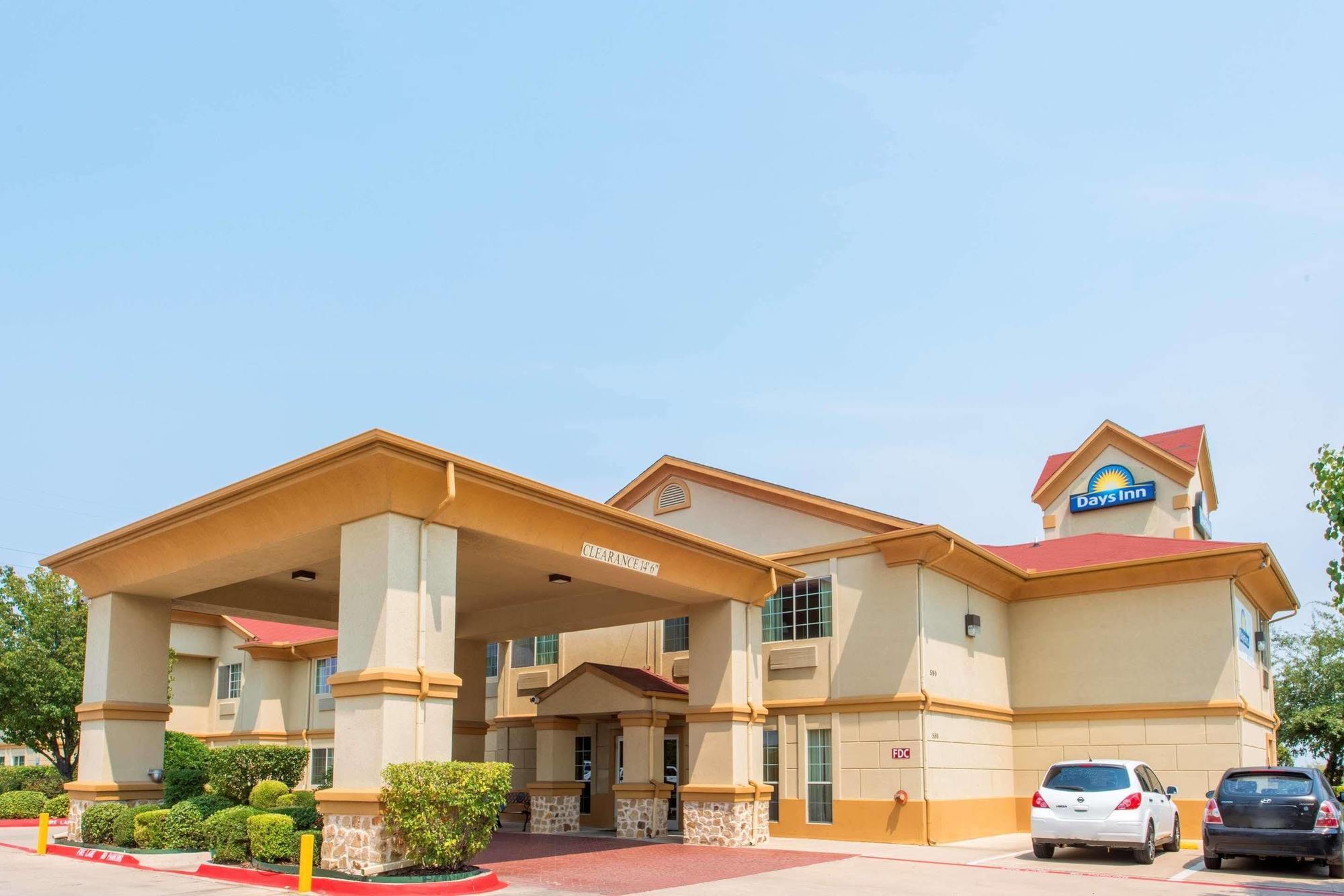 Hotel Surestay Plus By Best Western Benbrook 3*